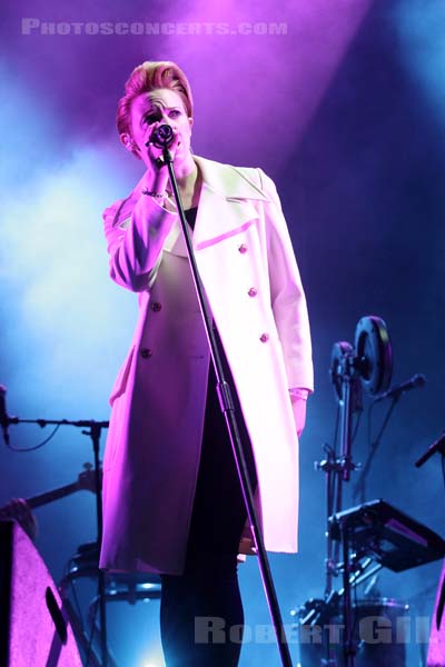 LA ROUX - 2014-08-24 - SAINT CLOUD - Domaine National - Scene de la Cascade - 